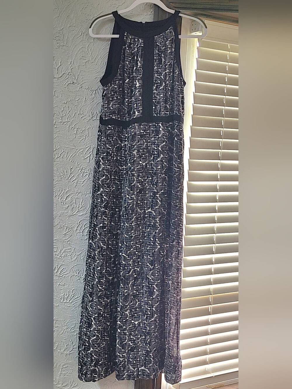 White House Black Market Dress Womens Size 12 Black White Sleeveless Slit Lined